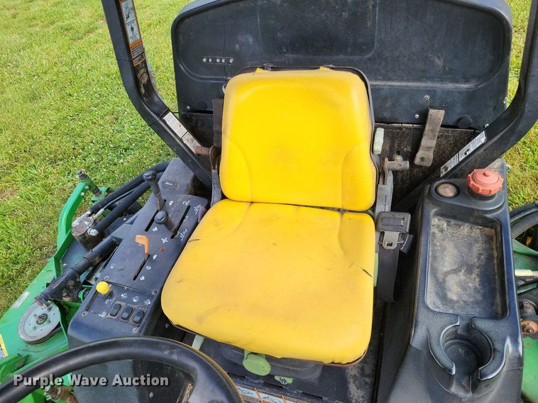 image for item LS9549 2005 John Deere 1600 Turbo  lawn mower