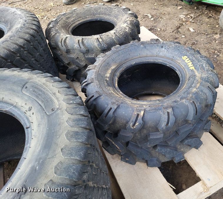 image for item LS9549 2005 John Deere 1600 Turbo  lawn mower