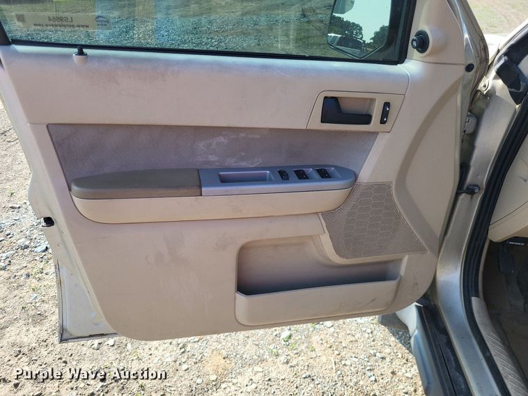 image for item LS9564 2010 Ford Escape XLT  SUV