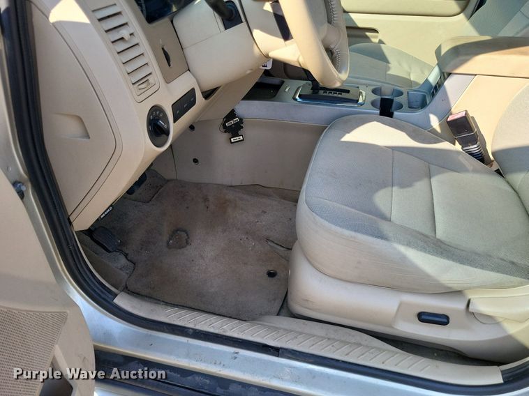 image for item LS9564 2010 Ford Escape XLT  SUV