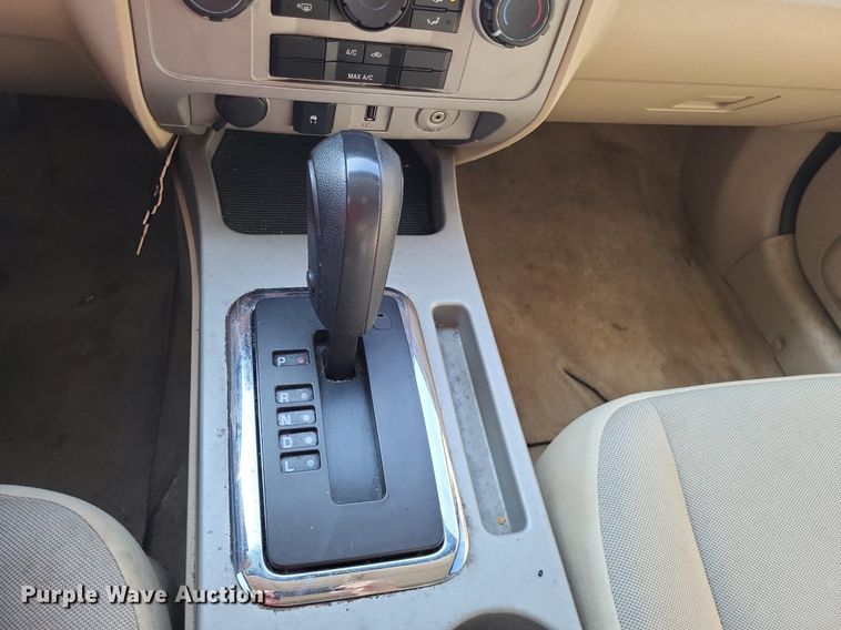 image for item LS9564 2010 Ford Escape XLT  SUV