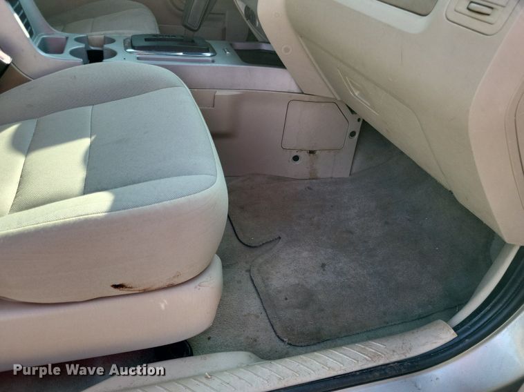 image for item LS9564 2010 Ford Escape XLT  SUV