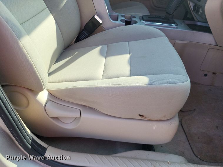 image for item LS9564 2010 Ford Escape XLT  SUV