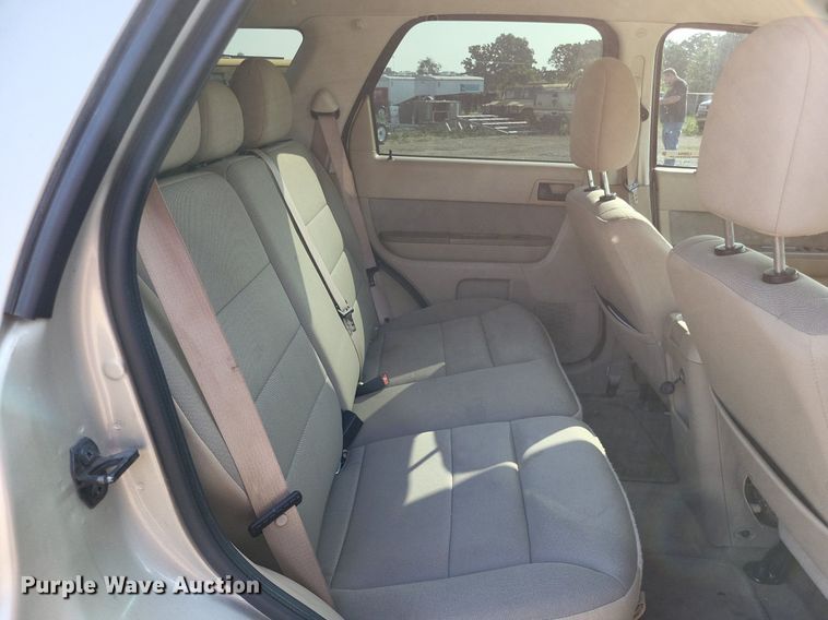 image for item LS9564 2010 Ford Escape XLT  SUV