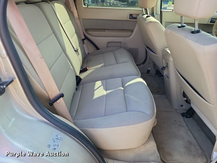 image for item LS9564 2010 Ford Escape XLT  SUV