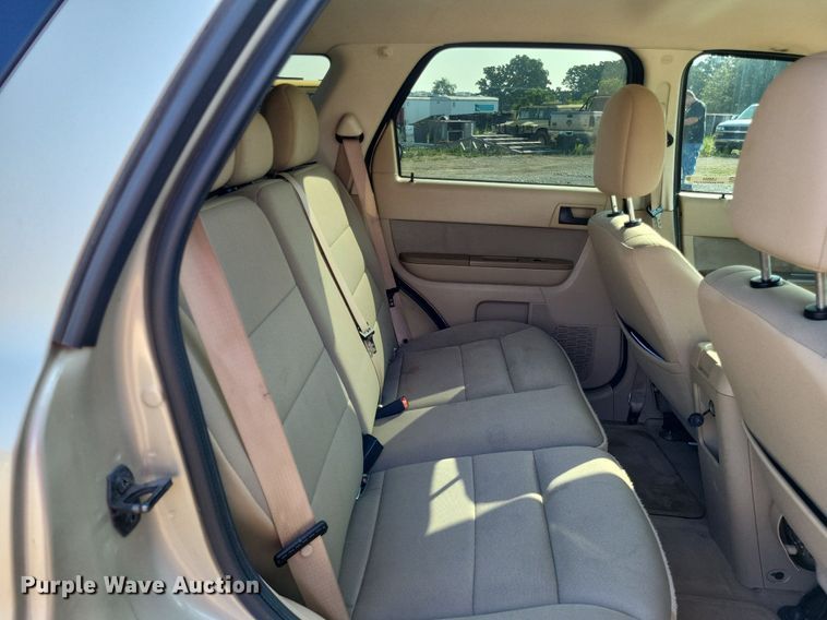 image for item LS9564 2010 Ford Escape XLT  SUV