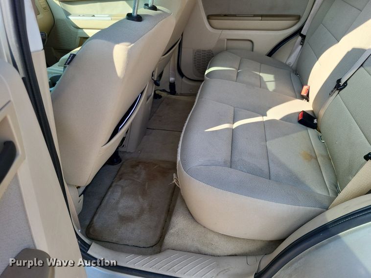 image for item LS9564 2010 Ford Escape XLT  SUV