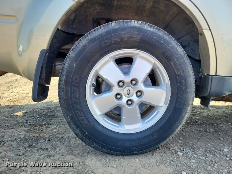 image for item LS9564 2010 Ford Escape XLT  SUV