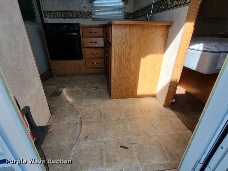 image for item LV9489 2005 Keystone Sprinter 259RBS  camper