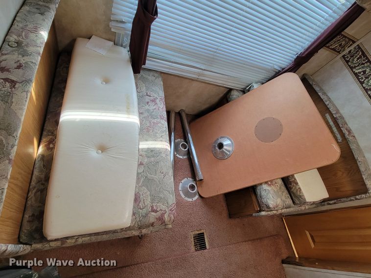 image for item LV9489 2005 Keystone Sprinter 259RBS  camper