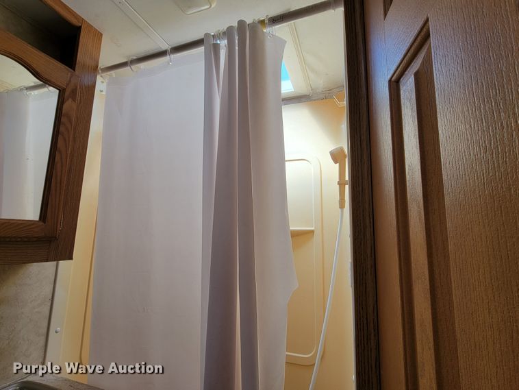 image for item LV9489 2005 Keystone Sprinter 259RBS  camper