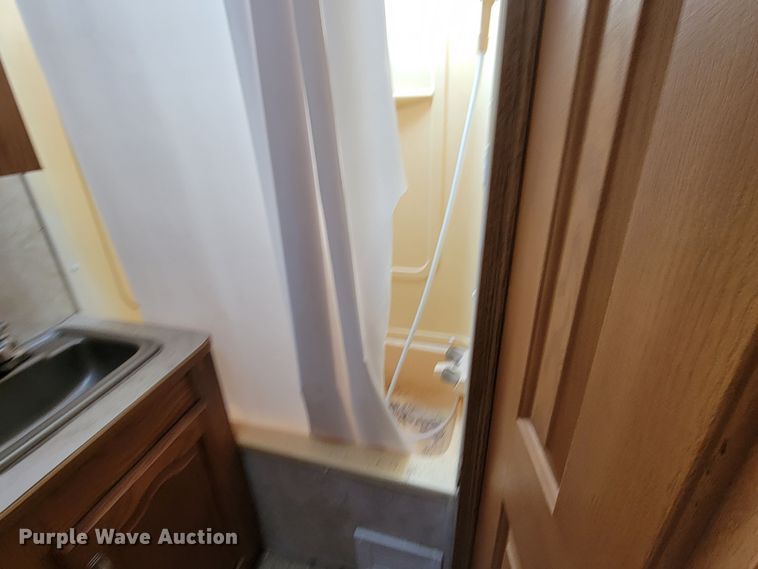 image for item LV9489 2005 Keystone Sprinter 259RBS  camper