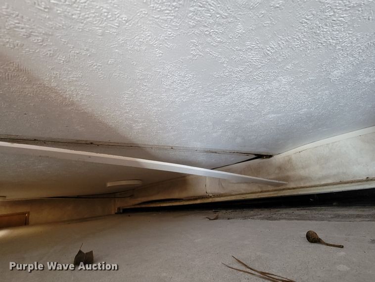 image for item LV9489 2005 Keystone Sprinter 259RBS  camper