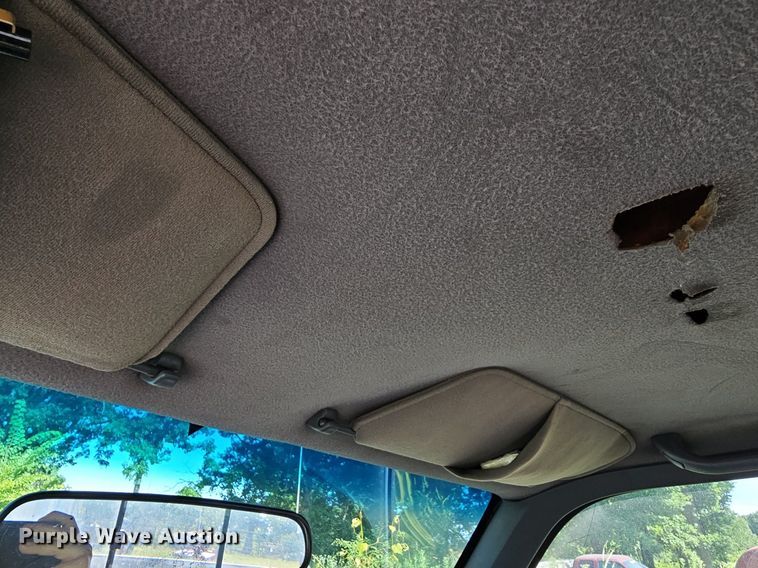 image for item LW9690 1993 Dodge Dakota  Club Cab pickup truck