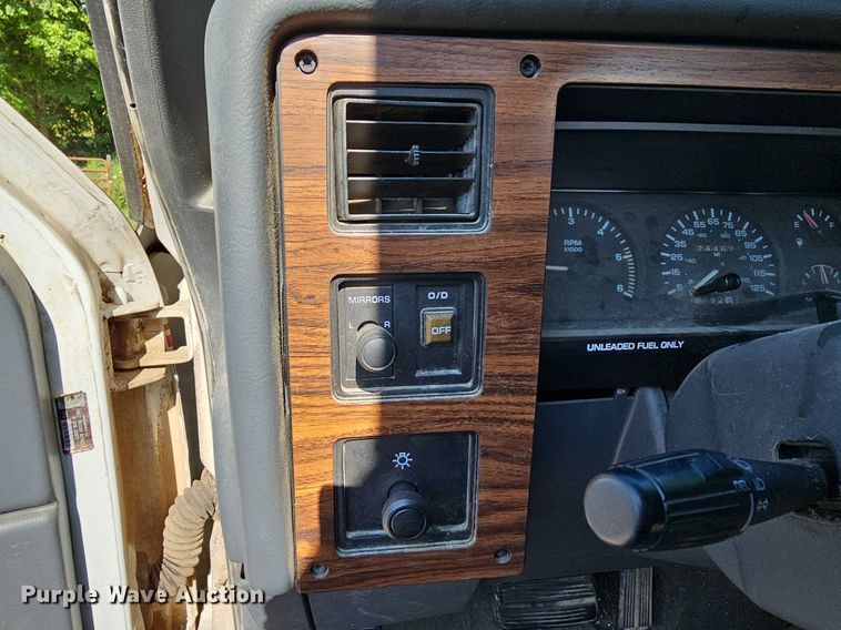 image for item LW9690 1993 Dodge Dakota  Club Cab pickup truck