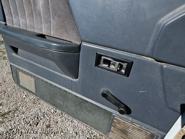 image for item LW9690 1993 Dodge Dakota  Club Cab pickup truck