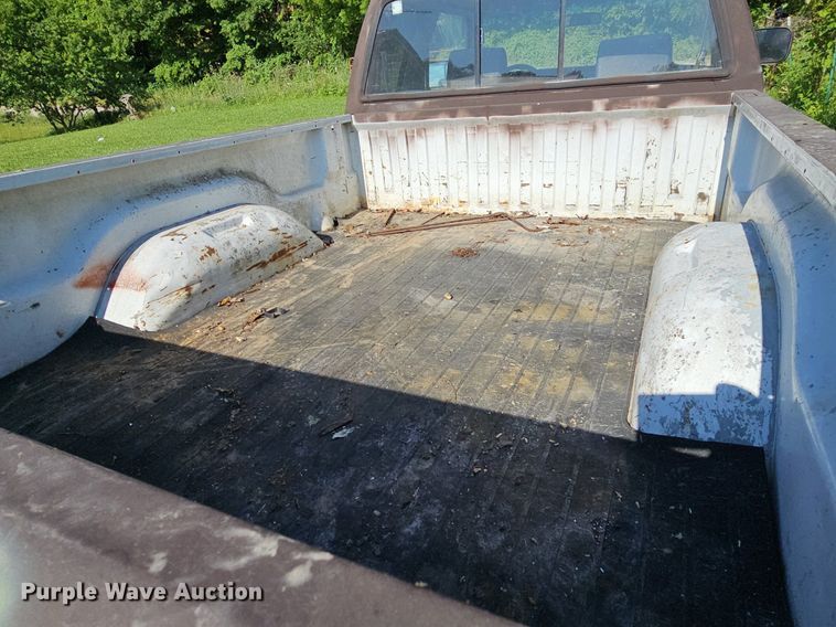 image for item LW9690 1993 Dodge Dakota  Club Cab pickup truck