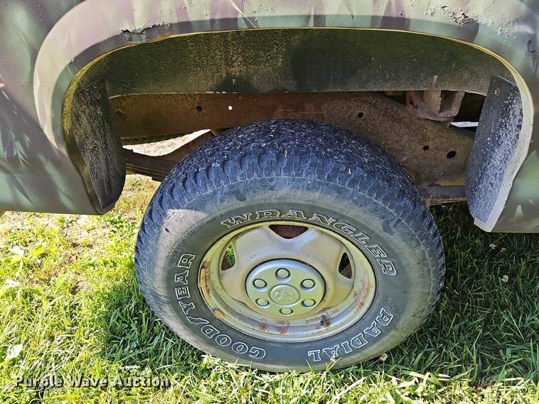 image for item LW9690 1993 Dodge Dakota  Club Cab pickup truck