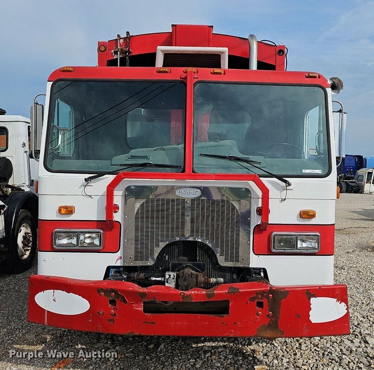image for item LW9692 1997 Peterbilt 320  refuse truck