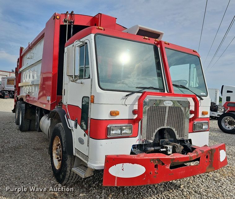 image for item LW9692 1997 Peterbilt 320  refuse truck