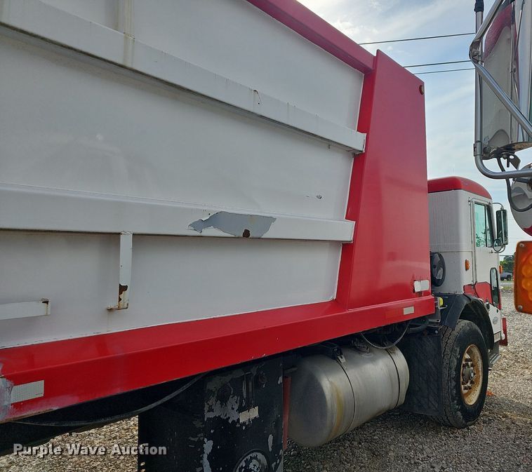 image for item LW9692 1997 Peterbilt 320  refuse truck