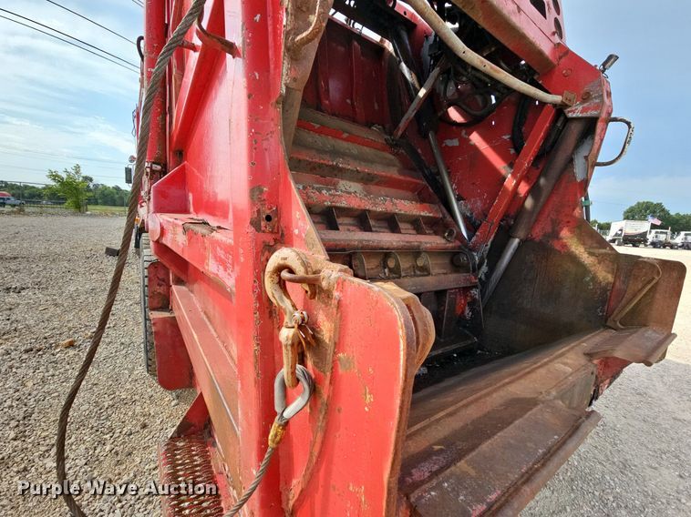 image for item LW9692 1997 Peterbilt 320  refuse truck