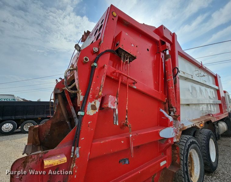 image for item LW9692 1997 Peterbilt 320  refuse truck