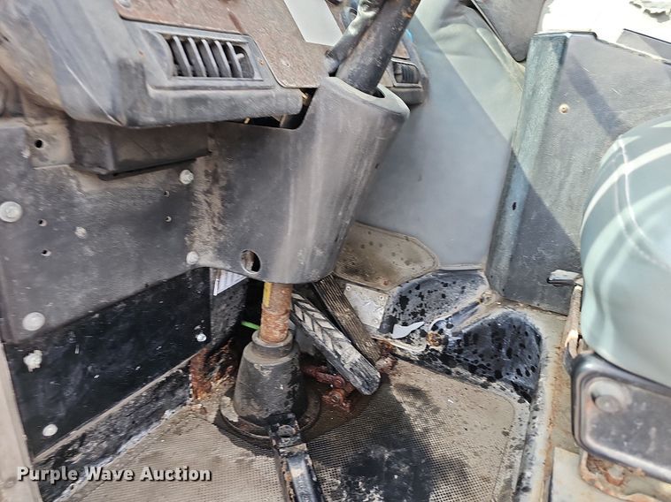 image for item LW9692 1997 Peterbilt 320  refuse truck