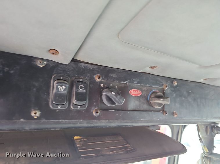 image for item LW9692 1997 Peterbilt 320  refuse truck