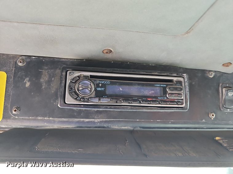 image for item LW9692 1997 Peterbilt 320  refuse truck