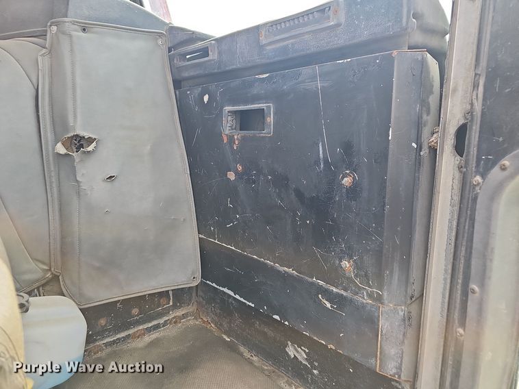 image for item LW9692 1997 Peterbilt 320  refuse truck