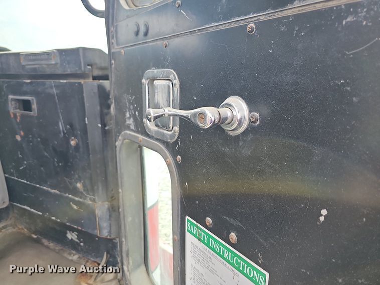 image for item LW9692 1997 Peterbilt 320  refuse truck