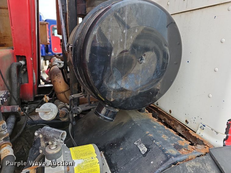 image for item LW9692 1997 Peterbilt 320  refuse truck