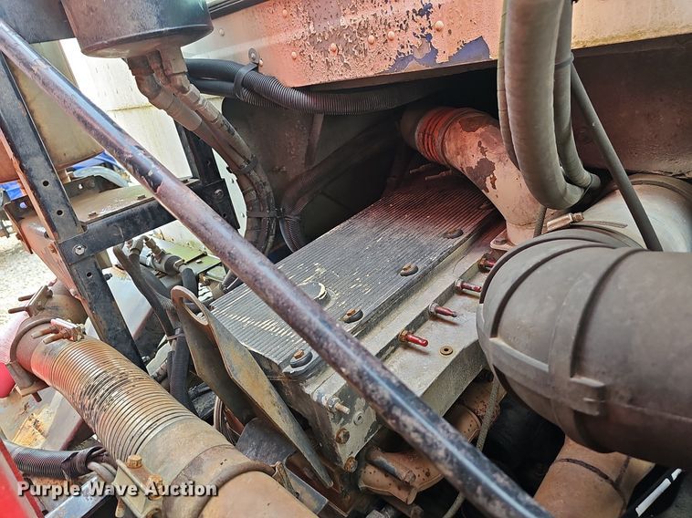 image for item LW9692 1997 Peterbilt 320  refuse truck