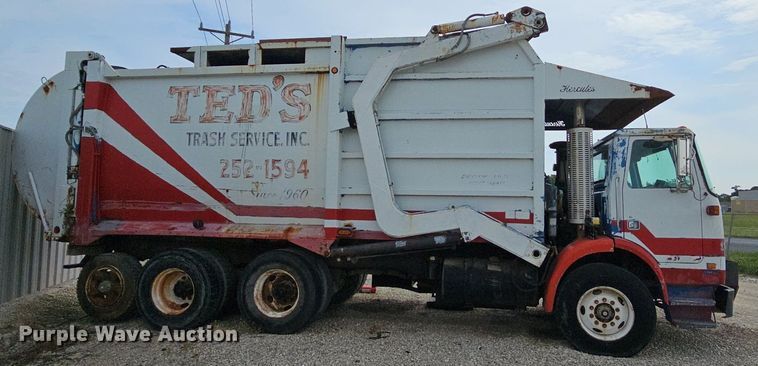 image for item LW9693 1996 Volvo Xpeditor  refuse truck