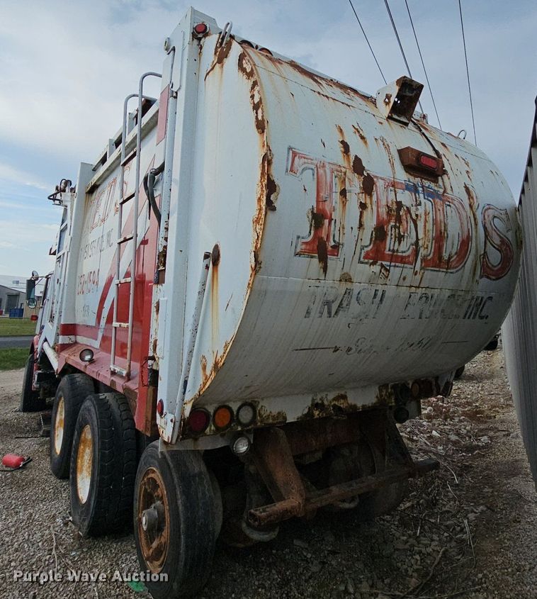 image for item LW9693 1996 Volvo Xpeditor  refuse truck