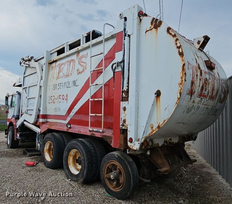 image for item LW9693 1996 Volvo Xpeditor  refuse truck