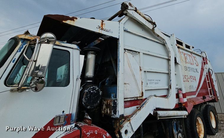 image for item LW9693 1996 Volvo Xpeditor  refuse truck