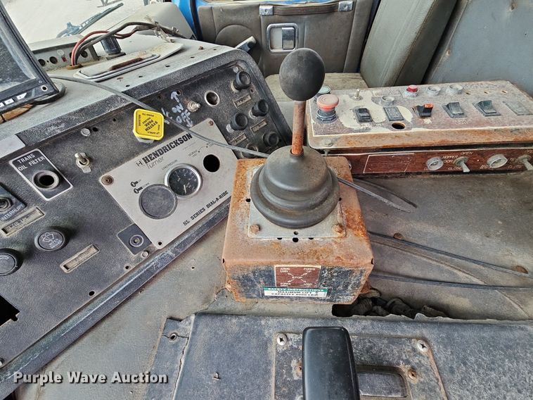 image for item LW9693 1996 Volvo Xpeditor  refuse truck