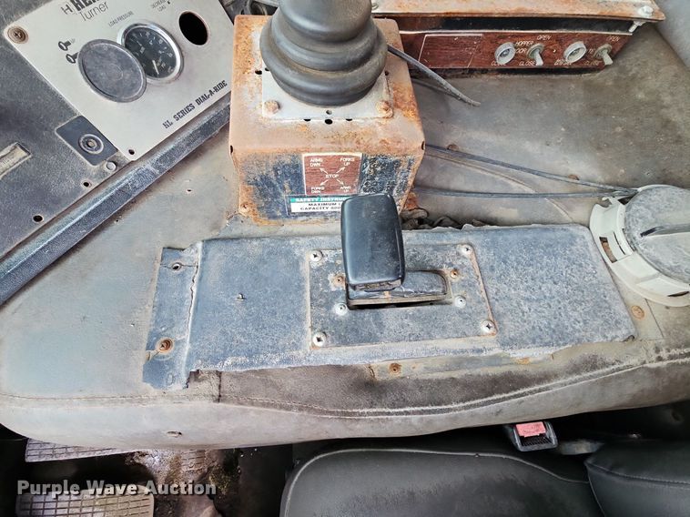 image for item LW9693 1996 Volvo Xpeditor  refuse truck