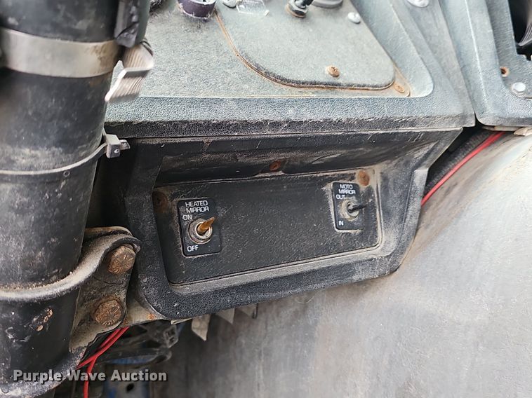 image for item LW9693 1996 Volvo Xpeditor  refuse truck