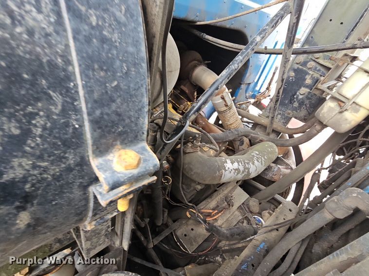 image for item LW9693 1996 Volvo Xpeditor  refuse truck