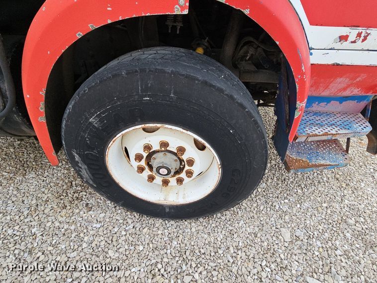 image for item LW9693 1996 Volvo Xpeditor  refuse truck