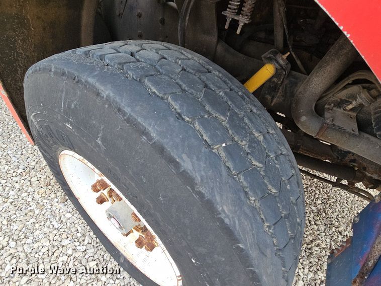 image for item LW9693 1996 Volvo Xpeditor  refuse truck