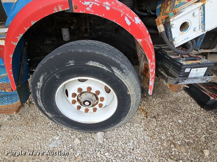 image for item LW9693 1996 Volvo Xpeditor  refuse truck