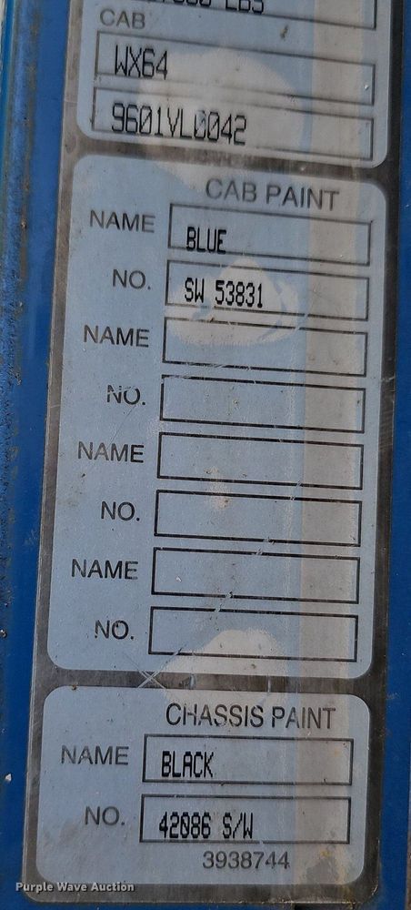 image for item LW9693 1996 Volvo Xpeditor  refuse truck