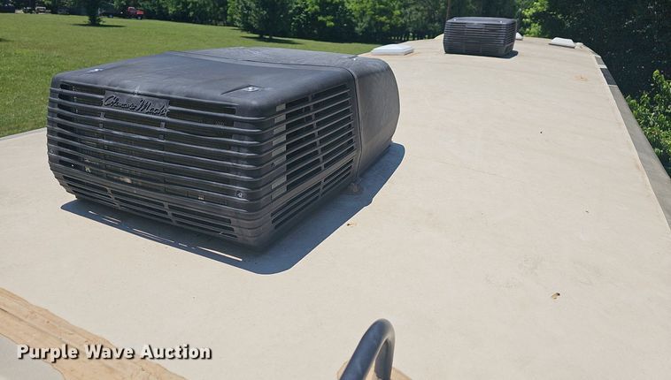 image for item LW9696 2016 Cross Roads Redwood  camper