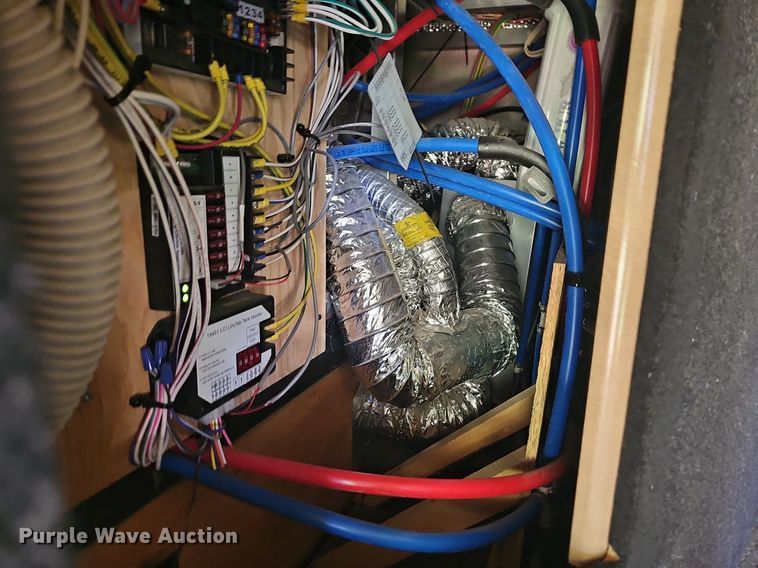 image for item LW9696 2016 Cross Roads Redwood  camper