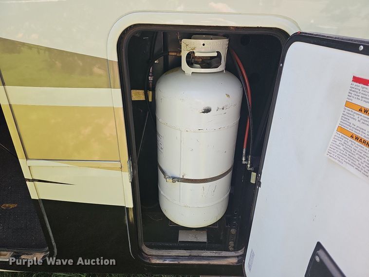 image for item LW9696 2016 Cross Roads Redwood  camper