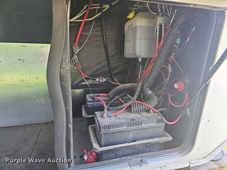 image for item LW9696 2016 Cross Roads Redwood  camper